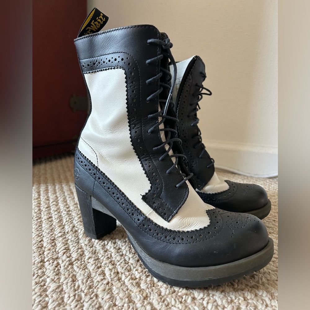 Dr Martens Regina wingtip boot size US7 UK5 EU38